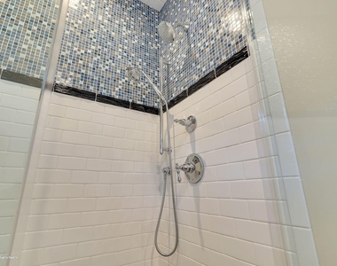330 Villa Park Way - Photo Thumbnail 23