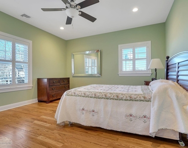 330 Villa Park Way - Photo Thumbnail 24