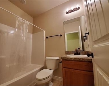 214 N Ricketts Street - Photo Thumbnail 11