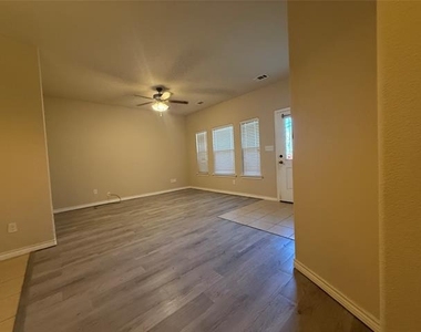 214 N Ricketts Street - Photo Thumbnail 1