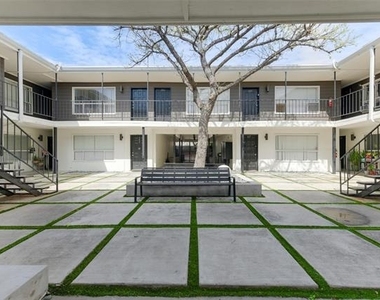 2808 Throckmorton Street - Photo Thumbnail 3