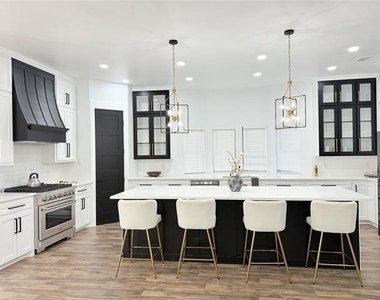 4602 Sycamore Street - Photo Thumbnail 3