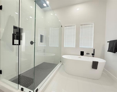 4602 Sycamore Street - Photo Thumbnail 16