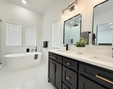 4602 Sycamore Street - Photo Thumbnail 15