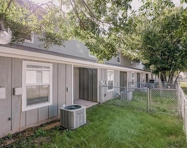 402 Garrett Court - Photo Thumbnail 31
