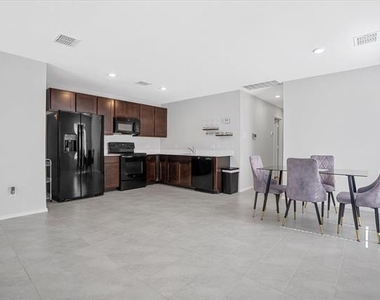 8730 Texas Risinger Drive - Photo Thumbnail 10