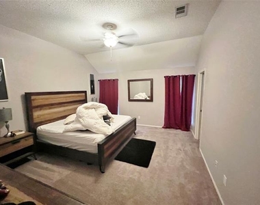 112 Walnut Lane - Photo Thumbnail 9