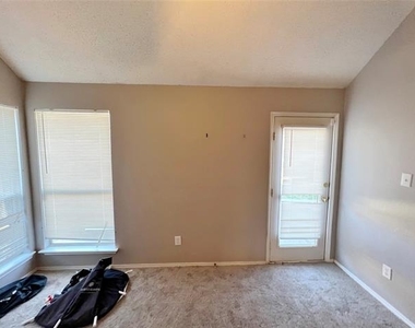 112 Walnut Lane - Photo Thumbnail 15