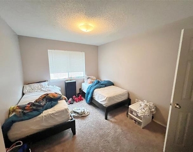 112 Walnut Lane - Photo Thumbnail 11
