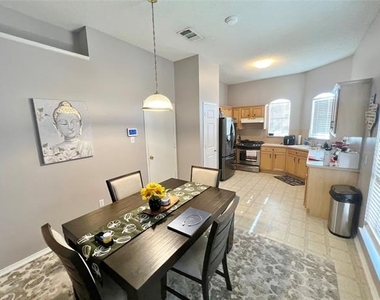 112 Walnut Lane - Photo Thumbnail 5