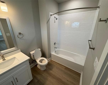 422 S Lillian Street S - Photo Thumbnail 22