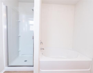 3116 Montserrat Creek Drive - Photo Thumbnail 14