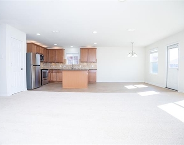 3116 Montserrat Creek Drive - Photo Thumbnail 5