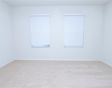 3116 Montserrat Creek Drive - Photo Thumbnail 10