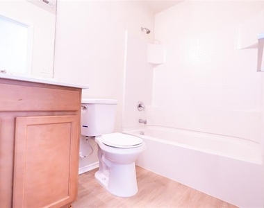 3116 Montserrat Creek Drive - Photo Thumbnail 18