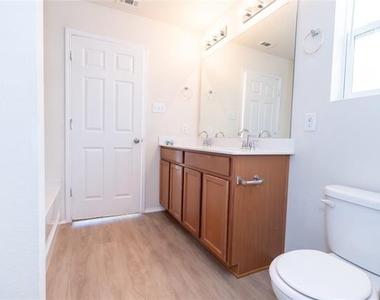 3116 Montserrat Creek Drive - Photo Thumbnail 15