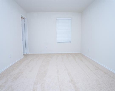 3116 Montserrat Creek Drive - Photo Thumbnail 9