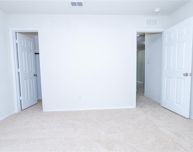 3116 Montserrat Creek Drive - Photo Thumbnail 12