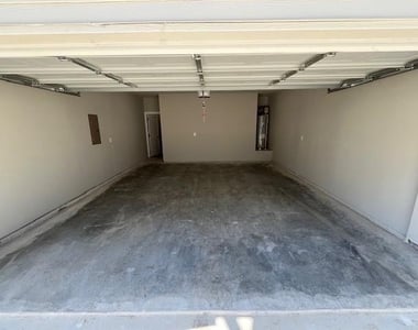 525 W Collins Street - Photo Thumbnail 33