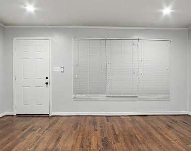 3643 Lafayette Avenue - Photo Thumbnail 2