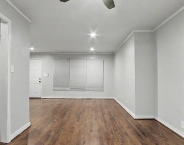 3643 Lafayette Avenue - Photo Thumbnail 6