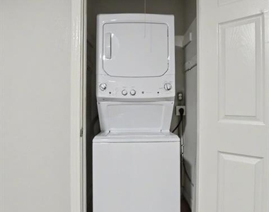 3643 Lafayette Avenue - Photo Thumbnail 7