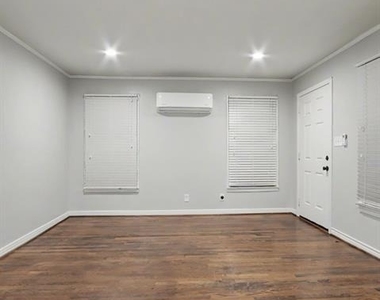 3643 Lafayette Avenue - Photo Thumbnail 10