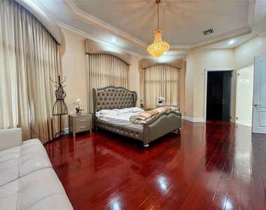 5981 Sw 37th Terrace - Photo Thumbnail 12