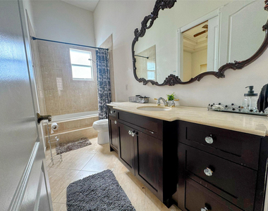 5981 Sw 37th Terrace - Photo Thumbnail 20