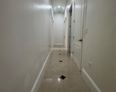 5981 Sw 37th Terrace - Photo Thumbnail 11