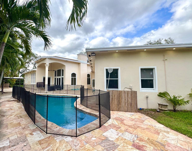 5981 Sw 37th Terrace - Photo Thumbnail 25