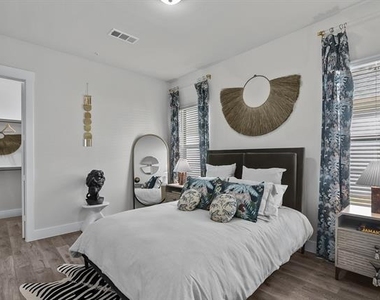 4777 N Luxe Lane - Photo Thumbnail 3