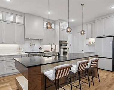 1522 Carter Drive - Photo Thumbnail 9