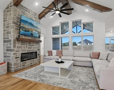 1522 Carter Drive - Photo Thumbnail 6