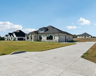 1522 Carter Drive - Photo Thumbnail 1