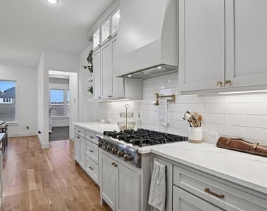 1522 Carter Drive - Photo Thumbnail 12
