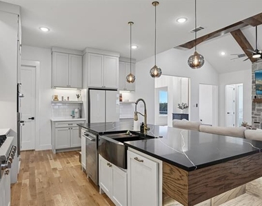1522 Carter Drive - Photo Thumbnail 11