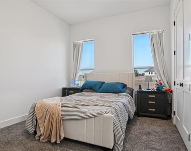 1522 Carter Drive - Photo Thumbnail 15