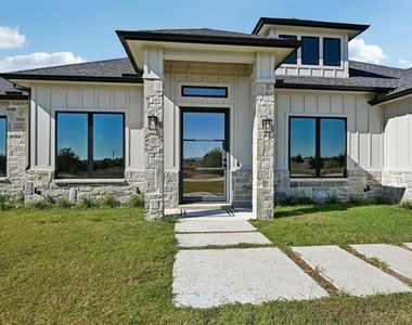 1522 Carter Drive - Photo Thumbnail 2