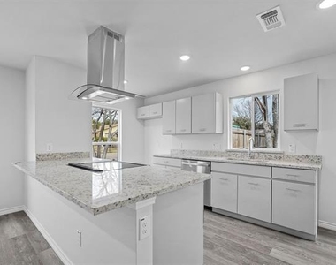 6202 Glenmoor Drive - Photo Thumbnail 12