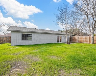6202 Glenmoor Drive - Photo Thumbnail 31