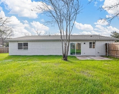 6202 Glenmoor Drive - Photo Thumbnail 30