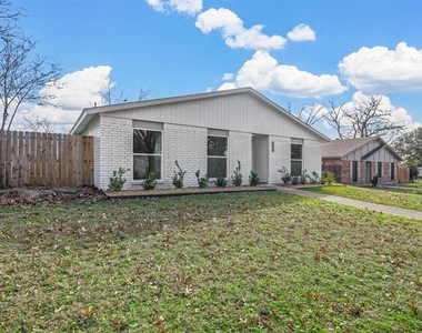 6202 Glenmoor Drive - Photo Thumbnail 4