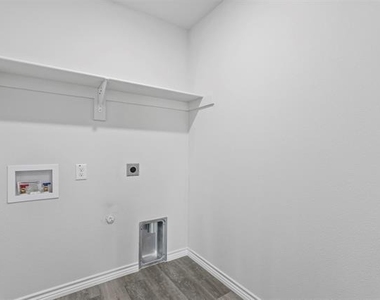 6202 Glenmoor Drive - Photo Thumbnail 22