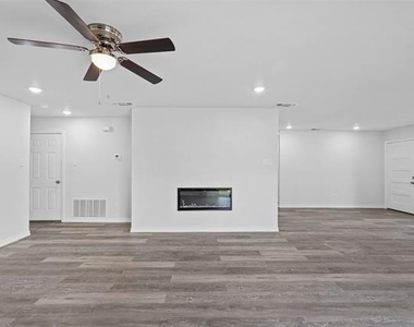 6202 Glenmoor Drive - Photo Thumbnail 20