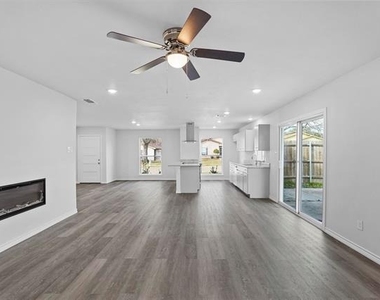 6202 Glenmoor Drive - Photo Thumbnail 19