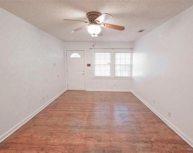 3900 Dexter Avenue - Photo Thumbnail 4