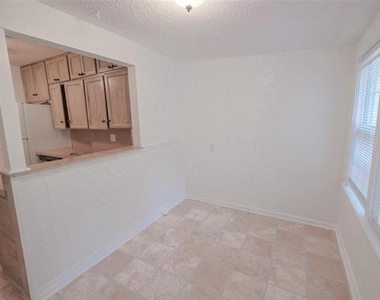 3900 Dexter Avenue - Photo Thumbnail 10