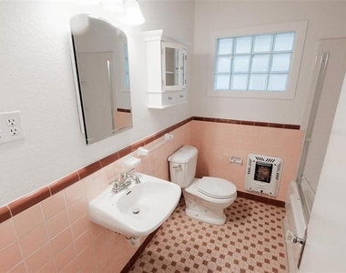 3900 Dexter Avenue - Photo Thumbnail 12