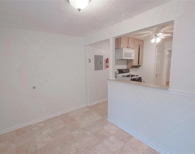 3900 Dexter Avenue - Photo Thumbnail 9